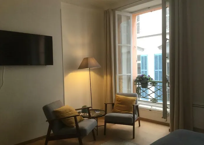 10 Rue Chevalier Roze
