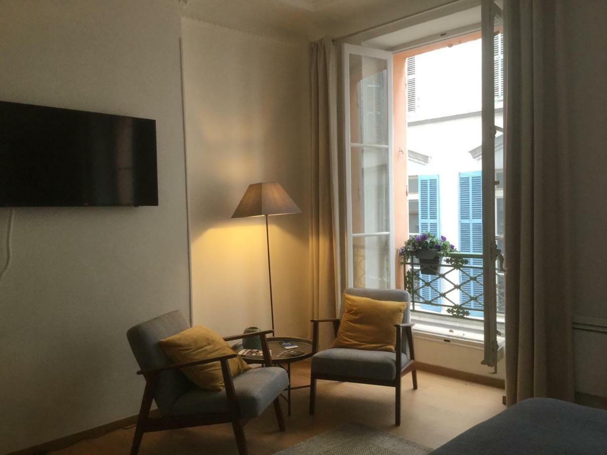 10 Rue Chevalier Roze *